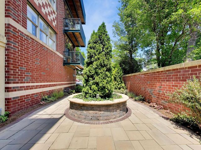 1107 Greenleaf Avenue 2I, Wilmette, IL 60091