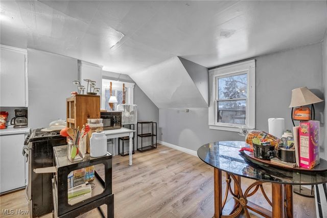 317 West Avenue, Elyria, OH 44035