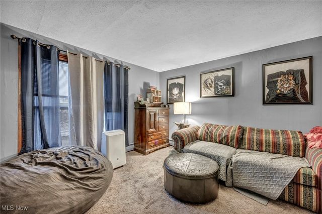 317 West Avenue, Elyria, OH 44035