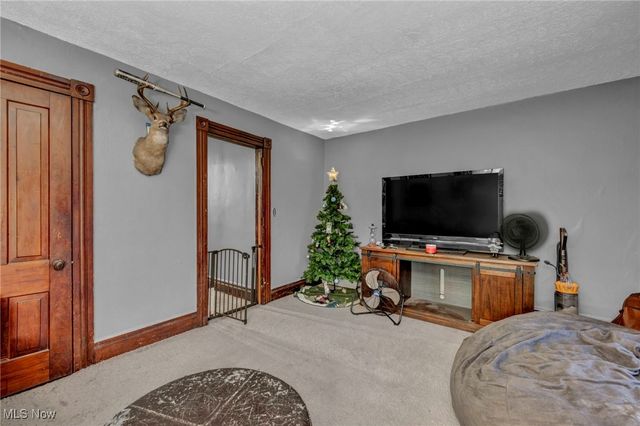 317 West Avenue, Elyria, OH 44035