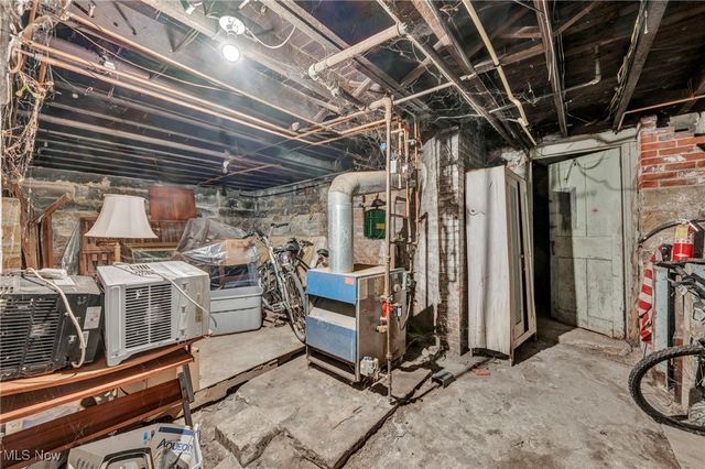 317 West Avenue, Elyria, OH 44035