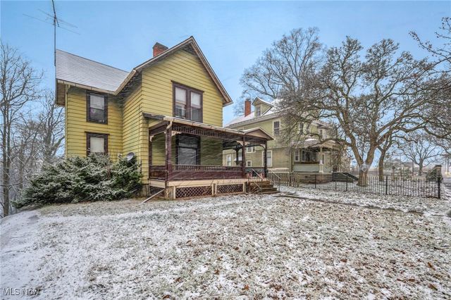 317 West Avenue, Elyria, OH 44035