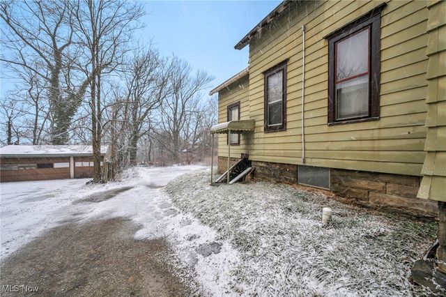 317 West Avenue, Elyria, OH 44035