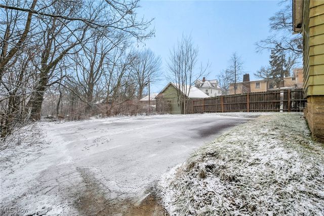 317 West Avenue, Elyria, OH 44035