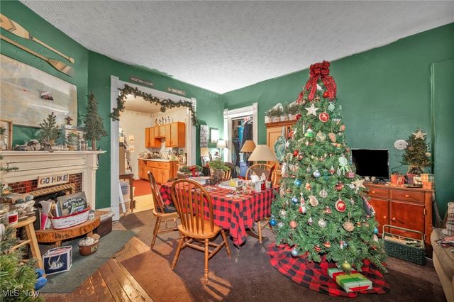 317 West Avenue, Elyria, OH 44035