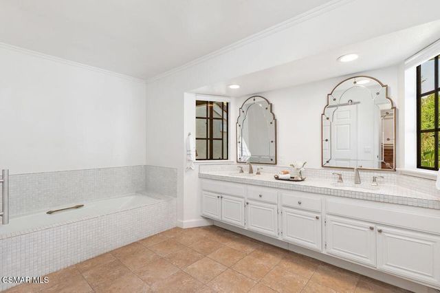 2935 Shadow Brook Lane, Westlake Village, CA 91361