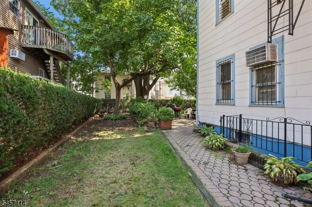 30 Somme St, Newark City, NJ 07105
