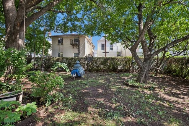 30 Somme St, Newark City, NJ 07105