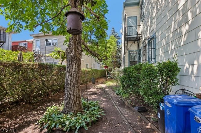 30 Somme St, Newark City, NJ 07105