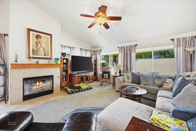 3206 Province Rose Street, Bakersfield, CA 93311