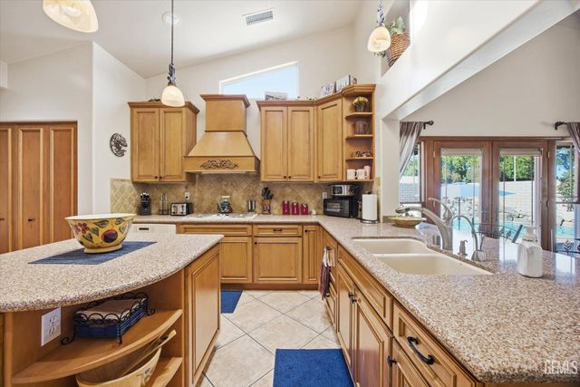 3206 Province Rose Street, Bakersfield, CA 93311