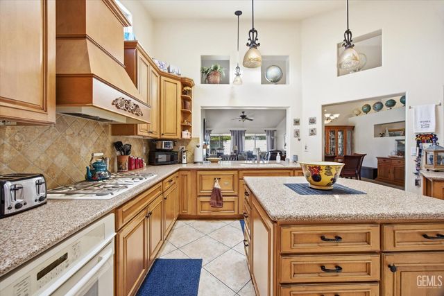 3206 Province Rose Street, Bakersfield, CA 93311