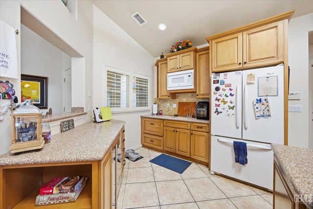 3206 Province Rose Street, Bakersfield, CA 93311