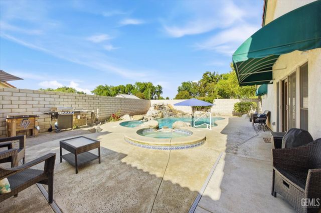 3206 Province Rose Street, Bakersfield, CA 93311