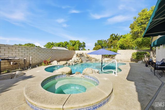 3206 Province Rose Street, Bakersfield, CA 93311