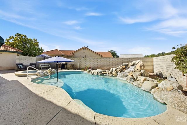 3206 Province Rose Street, Bakersfield, CA 93311