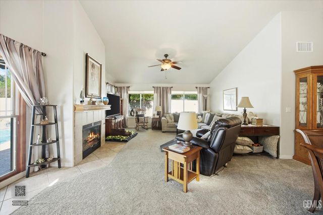 3206 Province Rose Street, Bakersfield, CA 93311