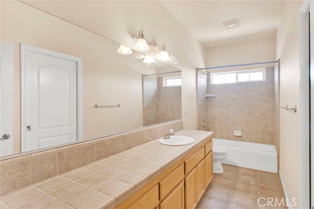 7091 Coriander, Oak Hills, CA 92344