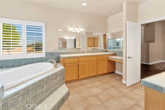 7091 Coriander, Oak Hills, CA 92344