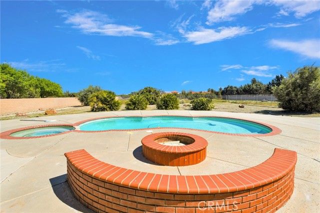 7091 Coriander, Oak Hills, CA 92344