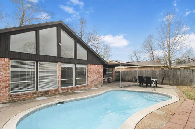 13811 Crosshaven Drive, Houston, TX 77015