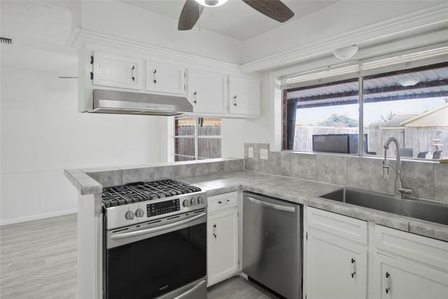 13811 Crosshaven Drive, Houston, TX 77015