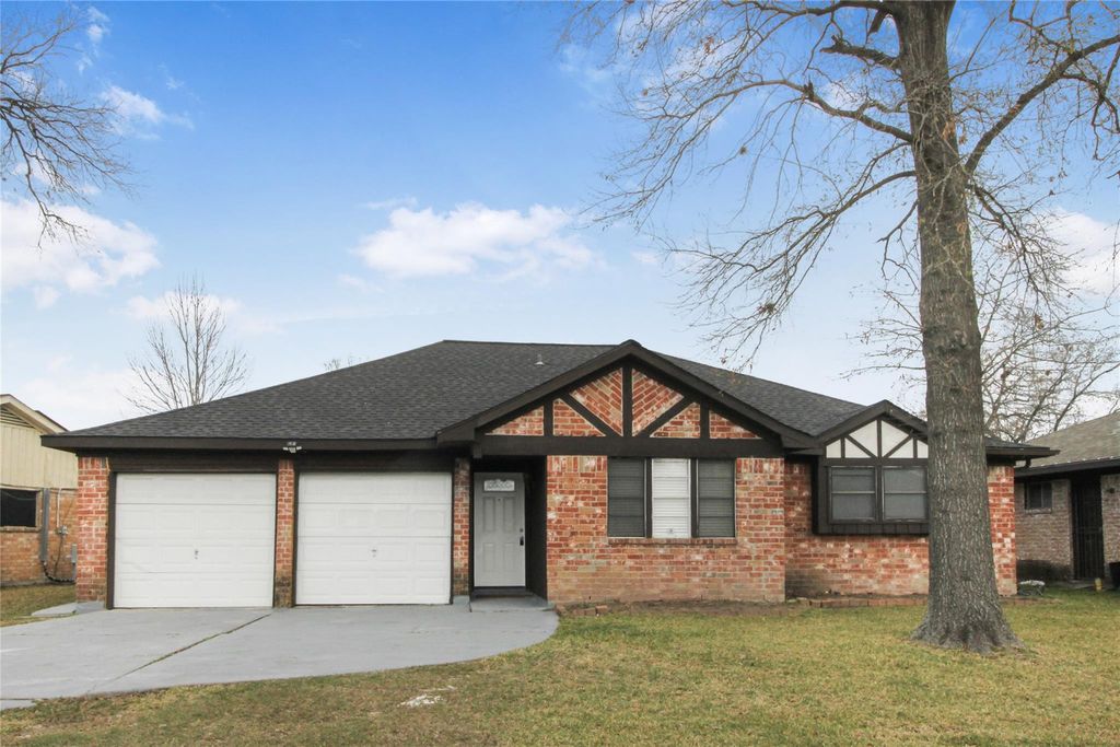 13811 Crosshaven Drive, Houston, TX 77015