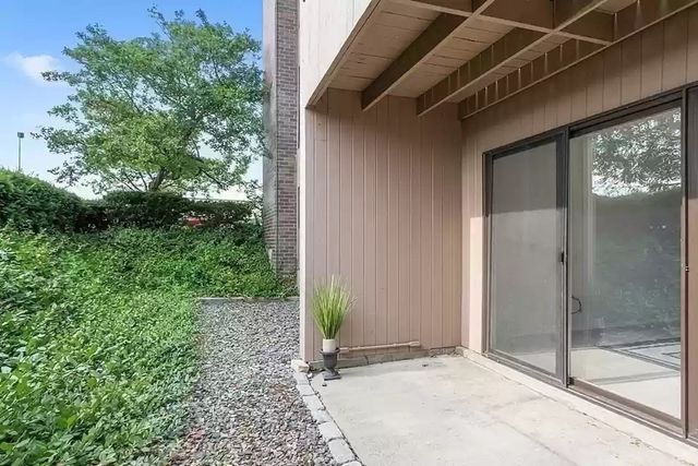8 Shrewsbury Green Dr A, Shrewsbury, MA 01545