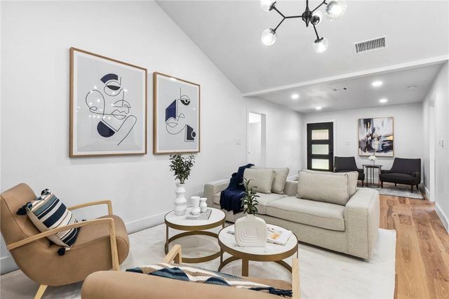 1004 Cripple Creek DR, Austin, TX 78758