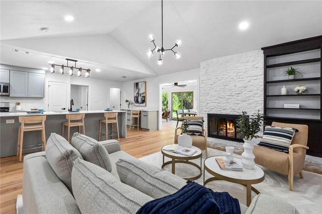 1004 Cripple Creek DR, Austin, TX 78758