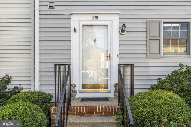 174 FAIRFIELD DR, Warrenton, VA 20186