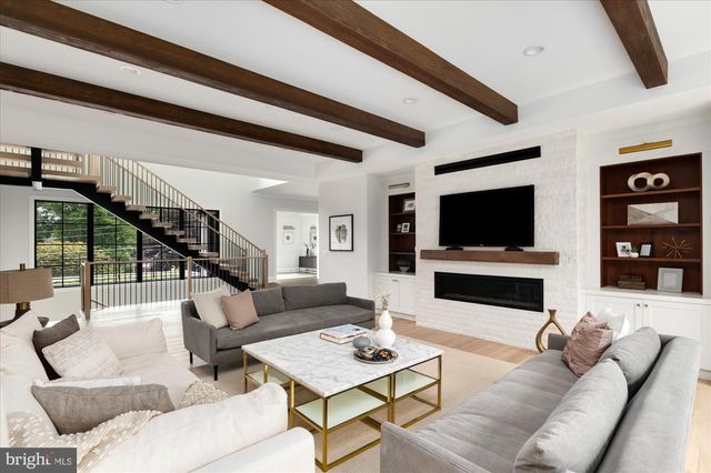 1446 COLA DR, Mclean, VA 22101