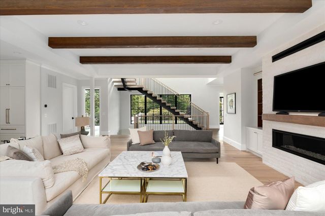 1446 COLA DR, Mclean, VA 22101