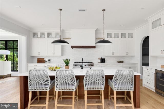 1446 COLA DR, Mclean, VA 22101