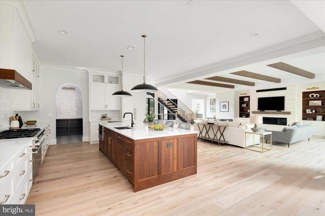 1446 COLA DR, Mclean, VA 22101