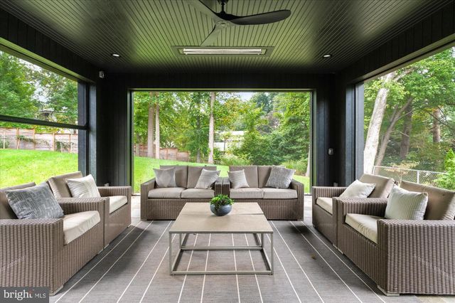 1446 COLA DR, Mclean, VA 22101