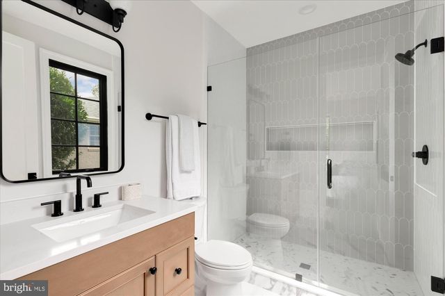 1446 COLA DR, Mclean, VA 22101