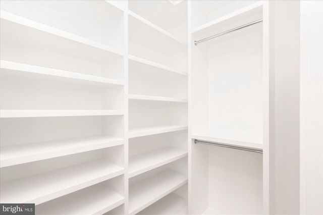 1446 COLA DR, Mclean, VA 22101