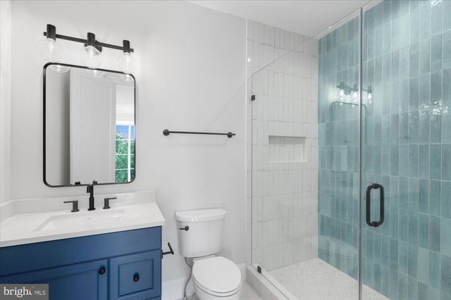 1446 COLA DR, Mclean, VA 22101