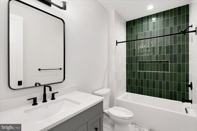 1446 COLA DR, Mclean, VA 22101