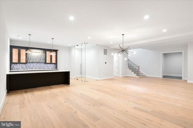 1446 COLA DR, Mclean, VA 22101