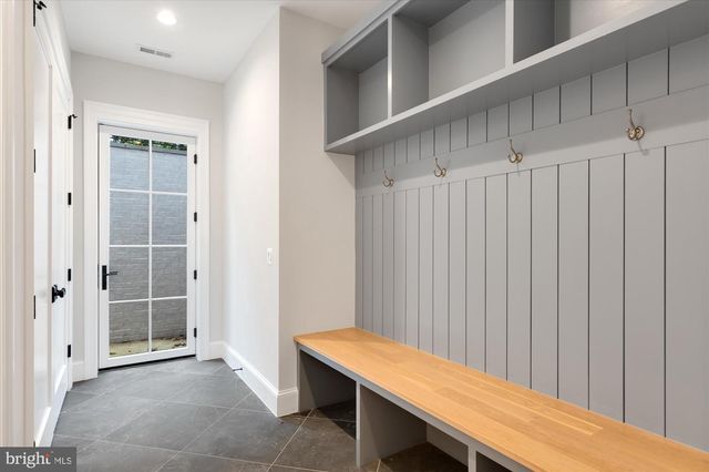 1446 COLA DR, Mclean, VA 22101