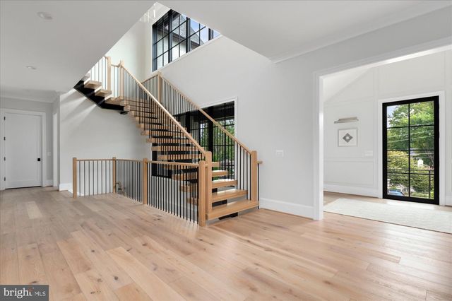 1446 COLA DR, Mclean, VA 22101