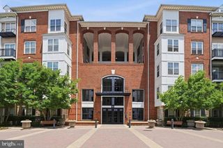 501 HUNGERFORD DR #236, Rockville, MD 20850