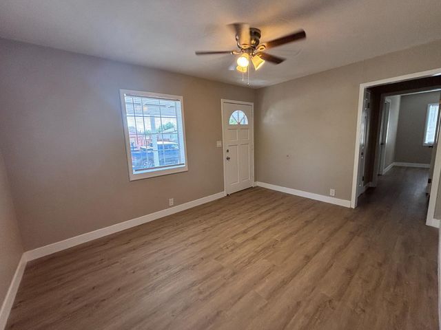 421 Macarthur St, Sacramento, CA 95838