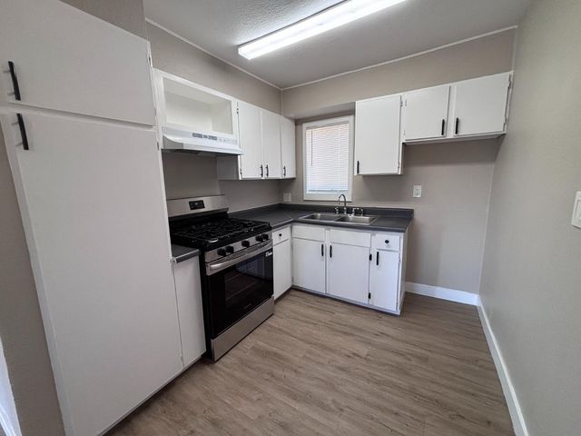 421 Macarthur St, Sacramento, CA 95838