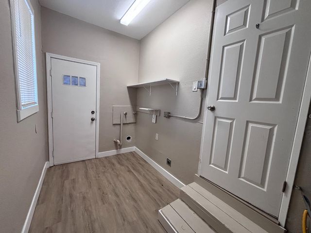421 Macarthur St, Sacramento, CA 95838