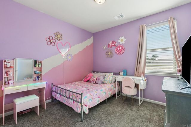 6527 Tiger Pointe Dr, Saint George, LA 70817