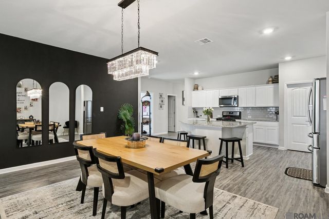 6527 Tiger Pointe Dr, Saint George, LA 70817