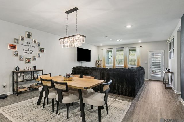 6527 Tiger Pointe Dr, Saint George, LA 70817